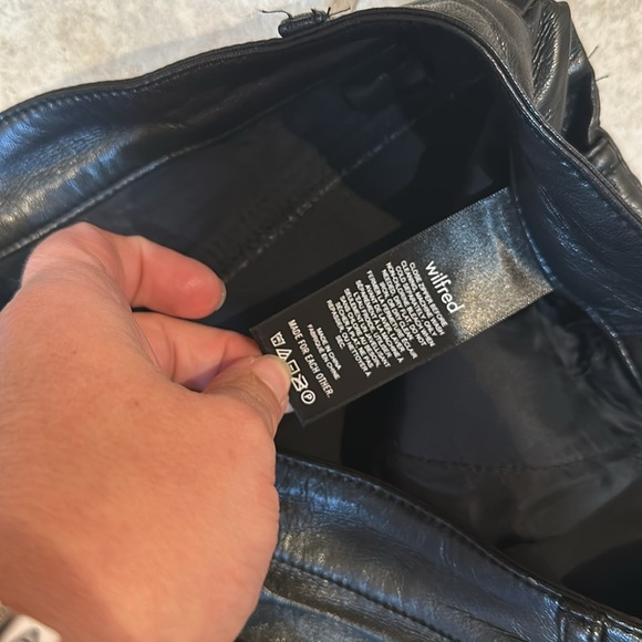 Wilfred Aritzia Melina Black Faux Leather Straight Fit Pants 8 Crop High Rise - Picture 4 of 7